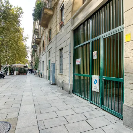 Guesthost - Casa Alexandra Milánó