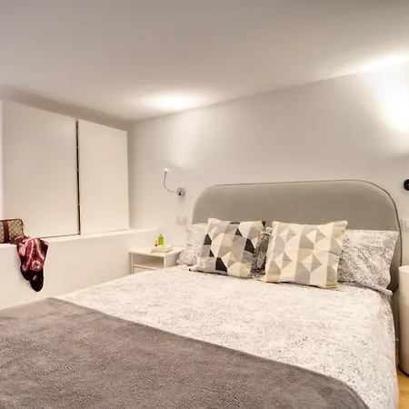 Guesthost - Casa Alexandra Apartman Milánó